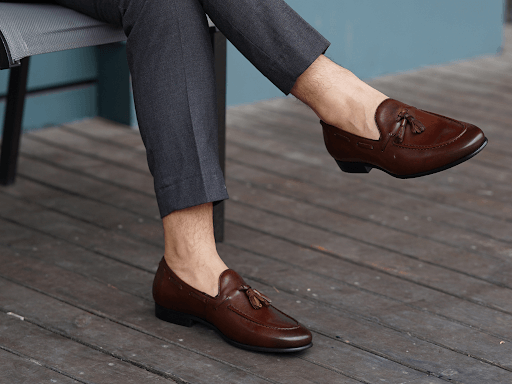 Kontrakt virkningsfuldhed Ikke moderigtigt Business Casual Men's Style Guide to Wearing Loafers | District One Label